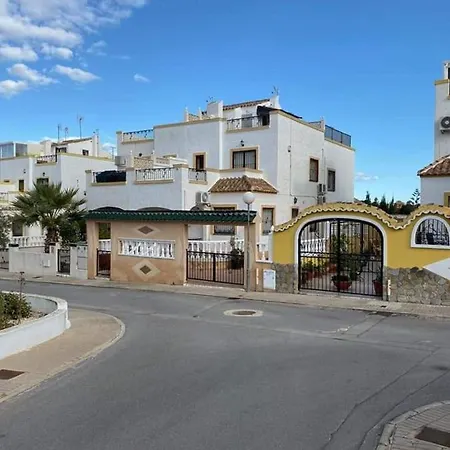 3 Bed House W Private Pool And Bar In Dream Hills Torrevieja